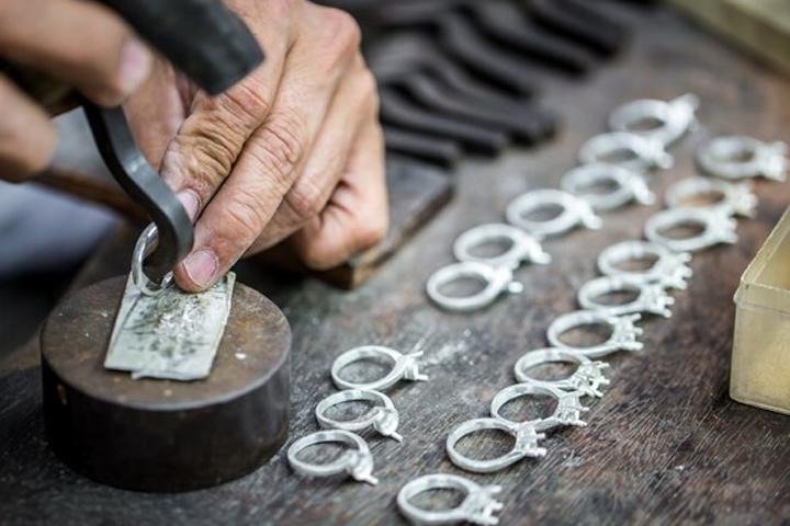 C:\Users\s\Desktop\The-difference-between-Iranian-and-Italian-silver-2.jpg C:\Users\s\Desktop\The-difference-between-Iranian-and-Italian-silver-2.jpg